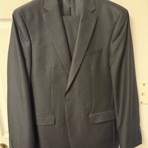 Van Heusen 2-Piece Suit 44L Black/ Charcoal